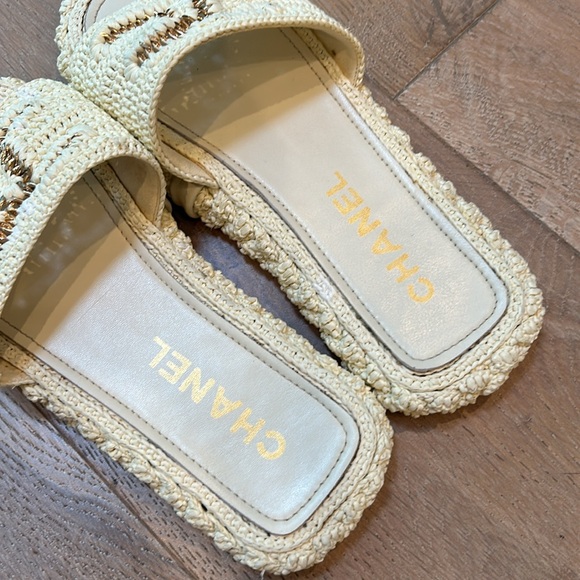 Chanel Rafia Slides - Picture 3 of 8